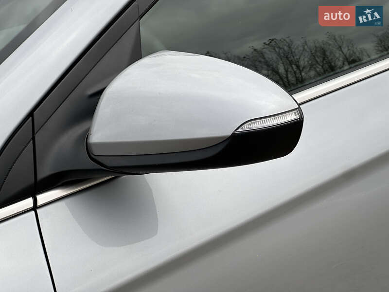 Лифтбек Hyundai Ioniq 2019 в Ковеле фото 34 Лифтбек Hyundai Ioniq 2019 в Ковеле