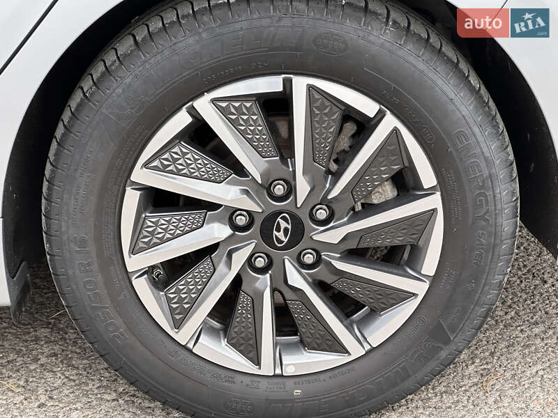 Лифтбек Hyundai Ioniq 2019 в Ковеле фото 36 Лифтбек Hyundai Ioniq 2019 в Ковеле