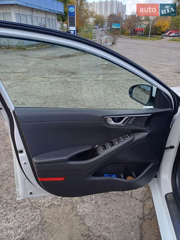 Ліфтбек Hyundai Ioniq 2021 в Києві фото 23 Ліфтбек Hyundai Ioniq 2021 в Києві