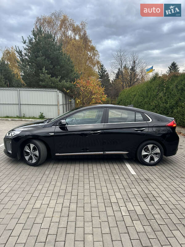 Хэтчбек Hyundai Ioniq 2017 в Луцке фото 4 Хэтчбек Hyundai Ioniq 2017 в Луцке