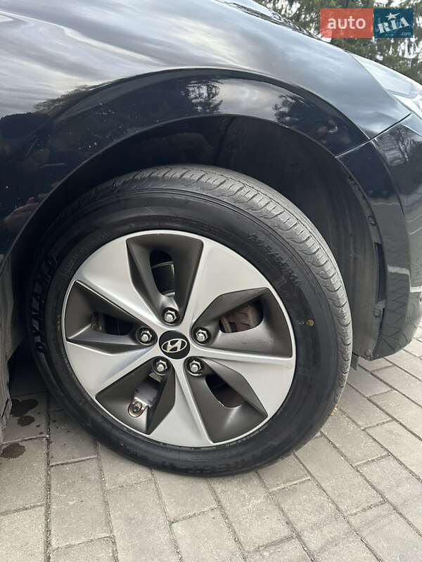 Хэтчбек Hyundai Ioniq 2017 в Луцке фото 48 Хэтчбек Hyundai Ioniq 2017 в Луцке