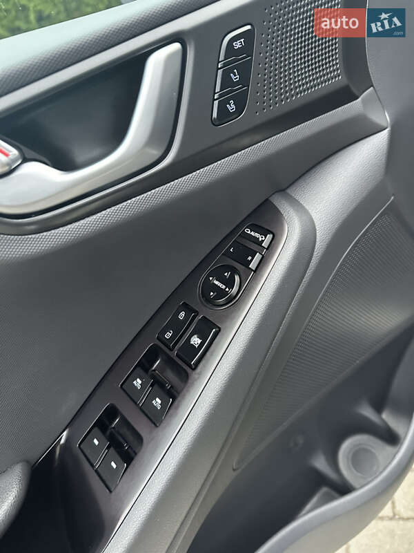 Хэтчбек Hyundai Ioniq 2017 в Луцке фото 65 Хэтчбек Hyundai Ioniq 2017 в Луцке
