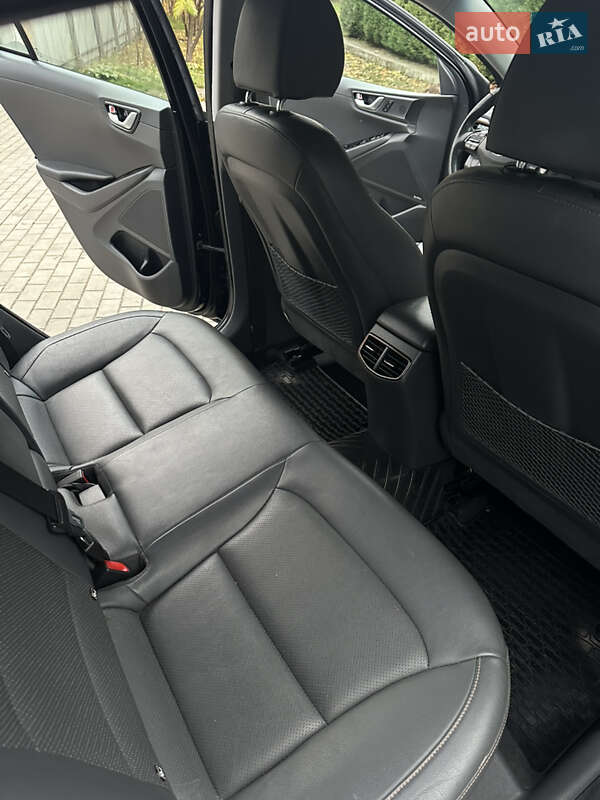 Хэтчбек Hyundai Ioniq 2017 в Луцке фото 74 Хэтчбек Hyundai Ioniq 2017 в Луцке