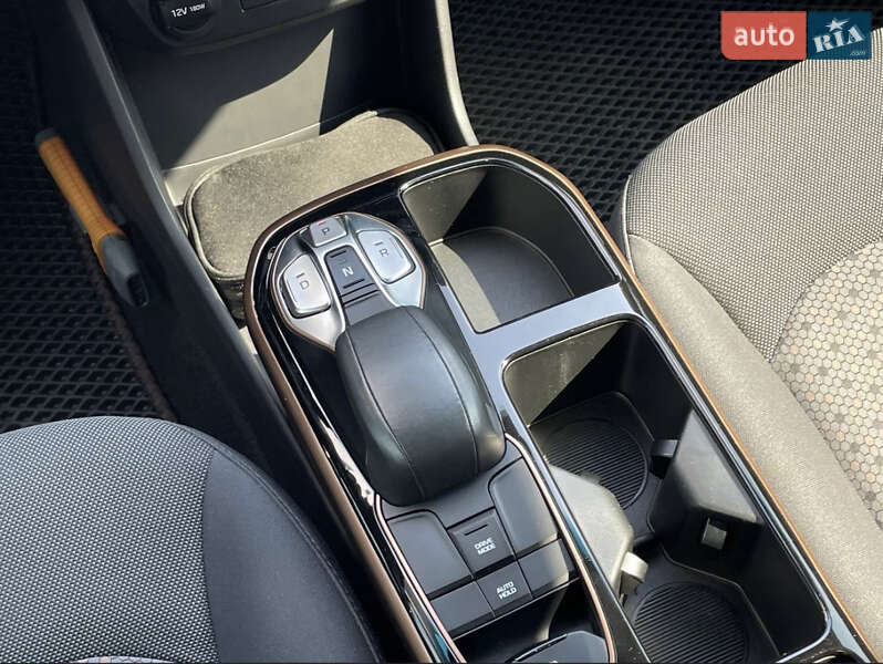 Хетчбек Hyundai Ioniq 2019 в Києві фото 35 Хетчбек Hyundai Ioniq 2019 в Києві