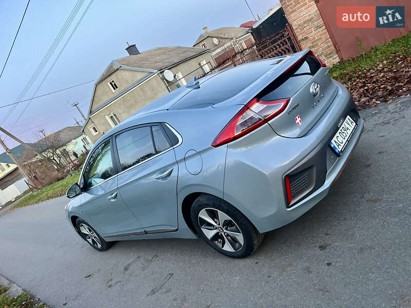 Хэтчбек Hyundai Ioniq 2016 в Владимире