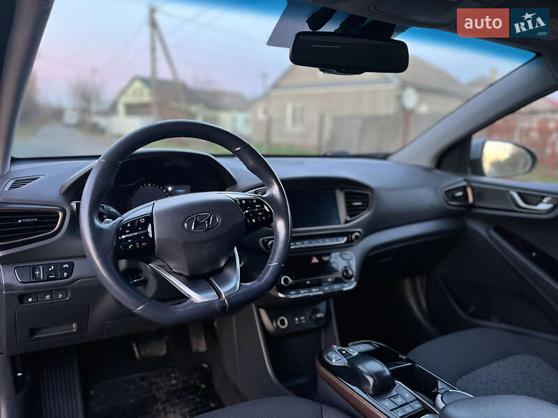 Хэтчбек Hyundai Ioniq 2016 в Владимире