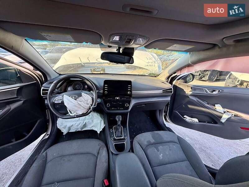 Ліфтбек Hyundai Ioniq 2021 в Києві фото 27 Ліфтбек Hyundai Ioniq 2021 в Києві