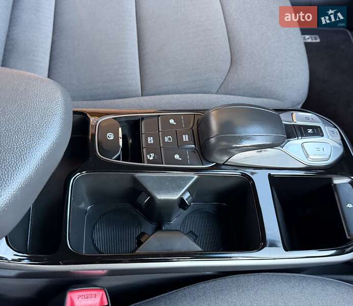 Лифтбек Hyundai Ioniq 2020 в Львове фото 78 Лифтбек Hyundai Ioniq 2020 в Львове