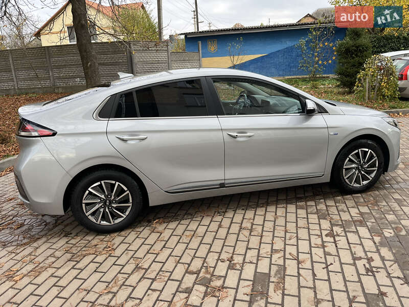 Лифтбек Hyundai Ioniq 2020 в Луцке