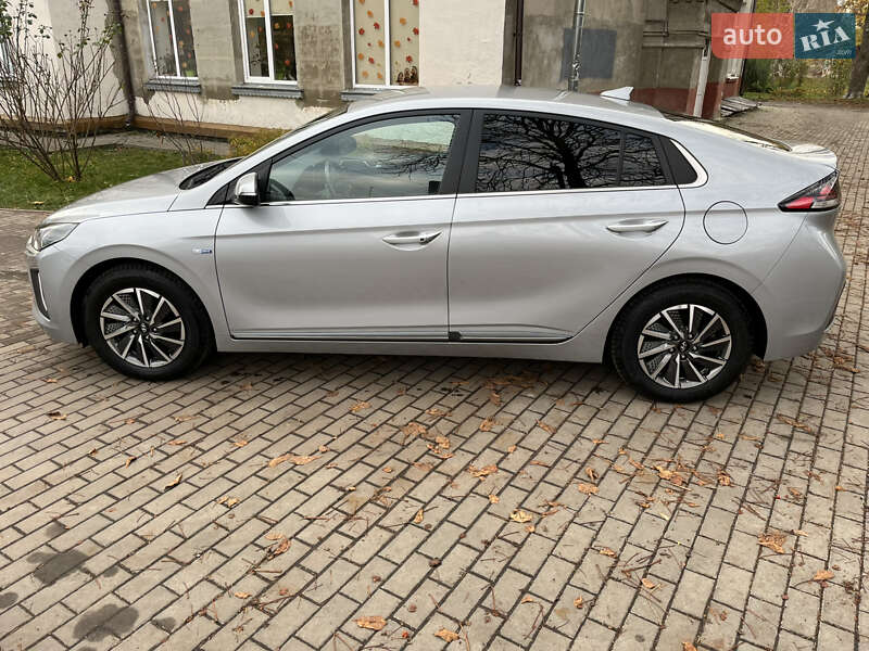 Лифтбек Hyundai Ioniq 2020 в Луцке