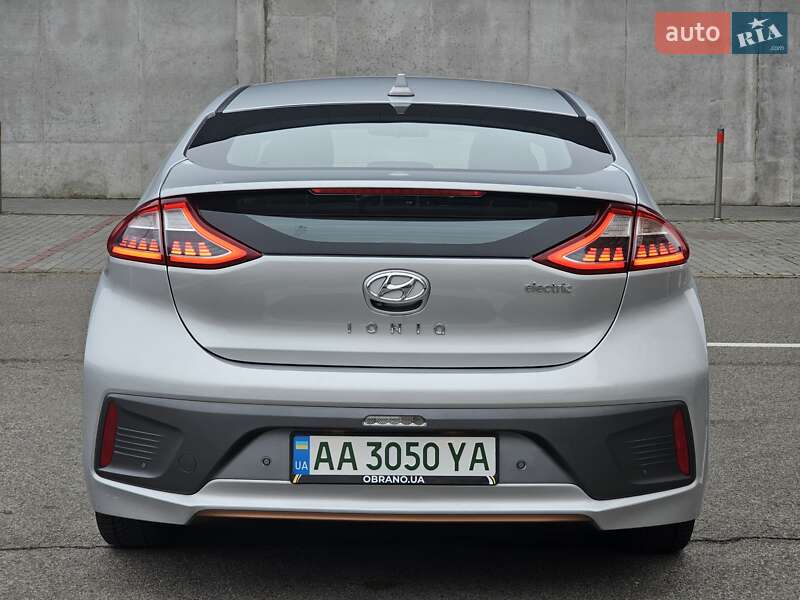 Лифтбек Hyundai Ioniq 2019 в Киеве