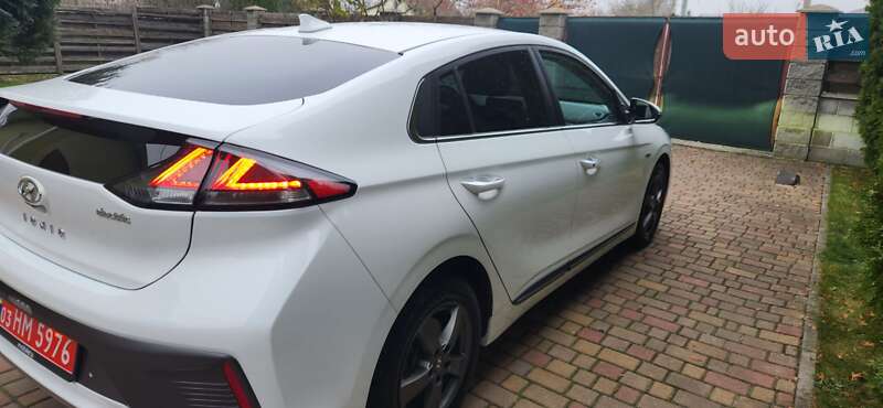 Лифтбек Hyundai Ioniq 2020 в Ровно