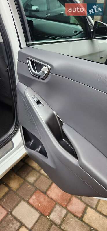 Лифтбек Hyundai Ioniq 2020 в Ровно