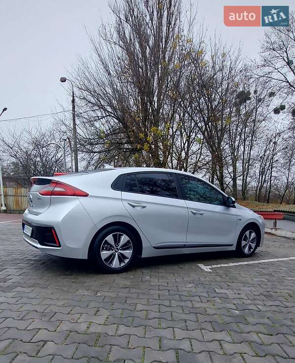 Лифтбек Hyundai Ioniq 2019 в Виннице фото 24 Лифтбек Hyundai Ioniq 2019 в Виннице