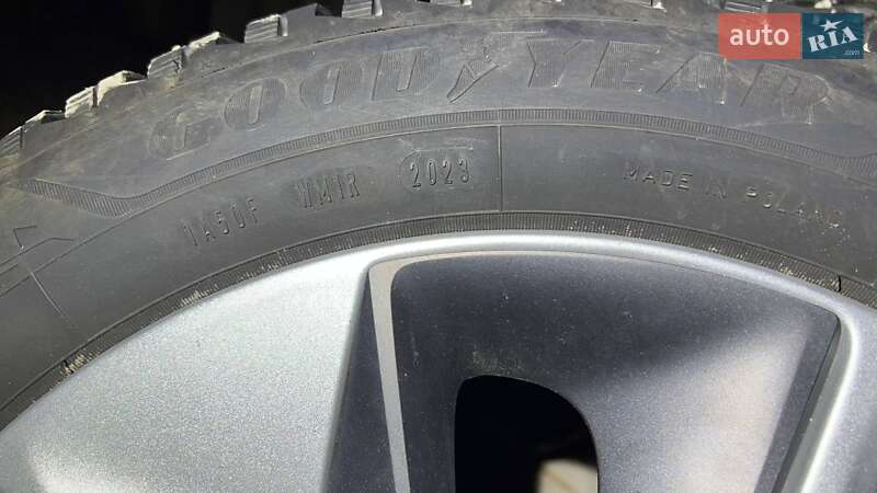 Хэтчбек Hyundai Ioniq 2016 в Киеве