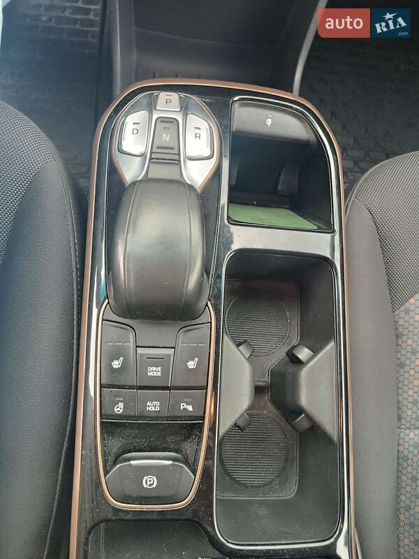 Хэтчбек Hyundai Ioniq 2016 в Киеве