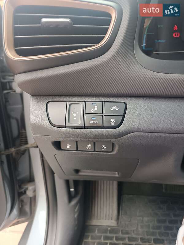 Хэтчбек Hyundai Ioniq 2016 в Киеве