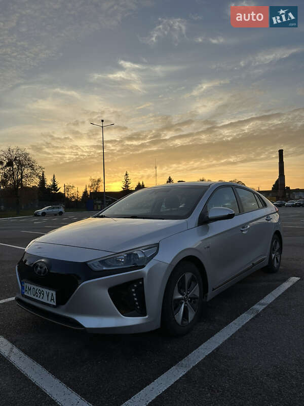 Хэтчбек Hyundai Ioniq 2018 в Житомире фото 2 Хэтчбек Hyundai Ioniq 2018 в Житомире