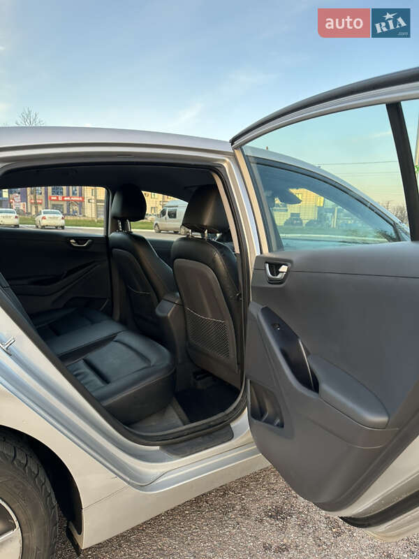 Хэтчбек Hyundai Ioniq 2018 в Житомире фото 6 Хэтчбек Hyundai Ioniq 2018 в Житомире