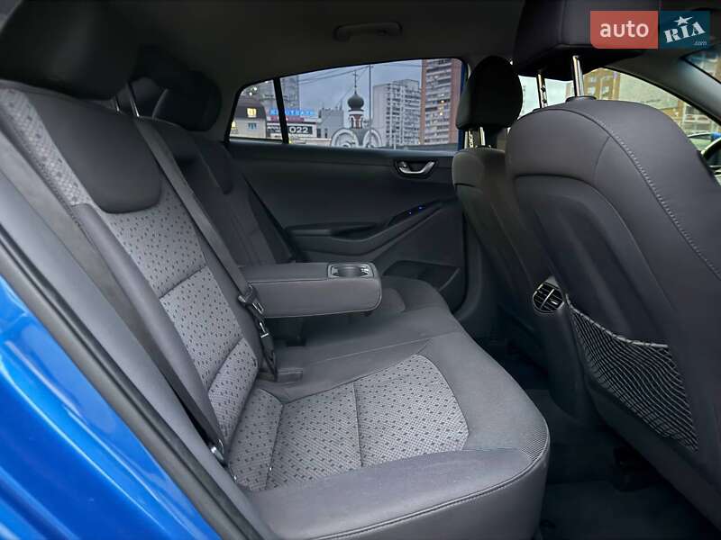 Хэтчбек Hyundai Ioniq 2018 в Киеве