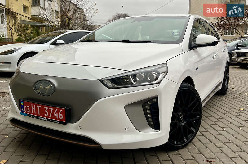 Лифтбек Hyundai Ioniq 2017 в Луцке