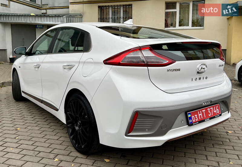 Лифтбек Hyundai Ioniq 2017 в Луцке