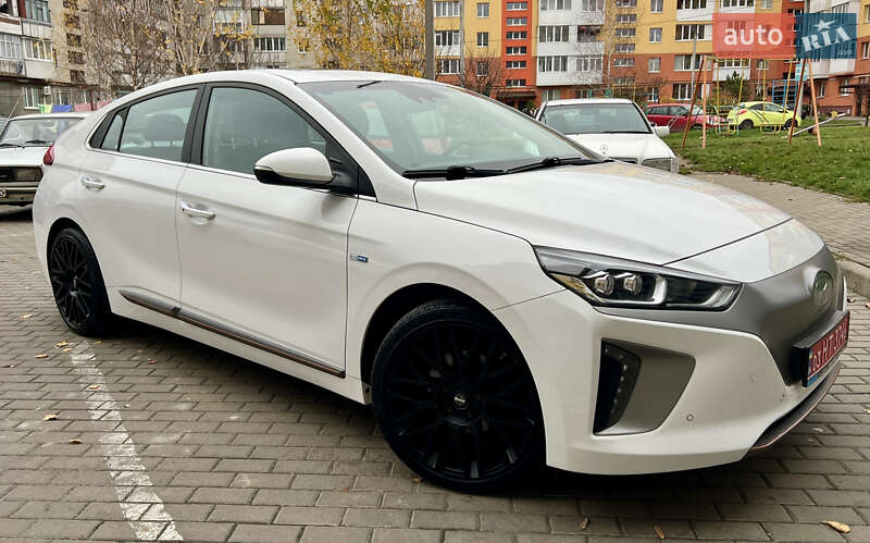 Лифтбек Hyundai Ioniq 2017 в Луцке