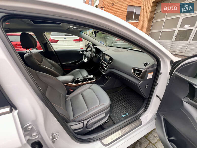 Лифтбек Hyundai Ioniq 2017 в Луцке