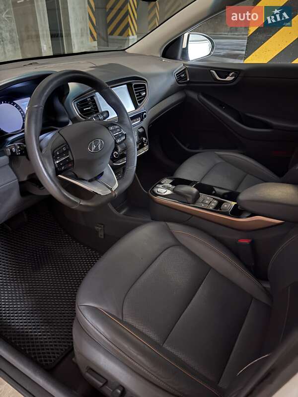 Хэтчбек Hyundai Ioniq 2018 в Виннице фото 10 Хэтчбек Hyundai Ioniq 2018 в Виннице