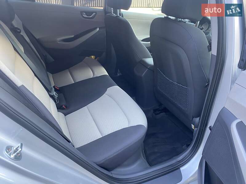 Хэтчбек Hyundai Ioniq 2017 в Ужгороде