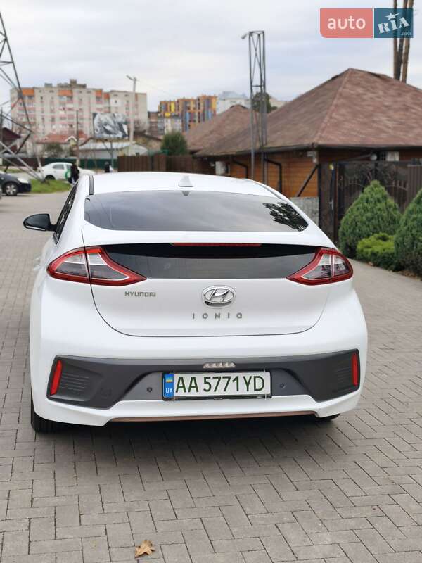 Хетчбек Hyundai Ioniq 2017 в Житомирі фото 3 Хетчбек Hyundai Ioniq 2017 в Житомирі