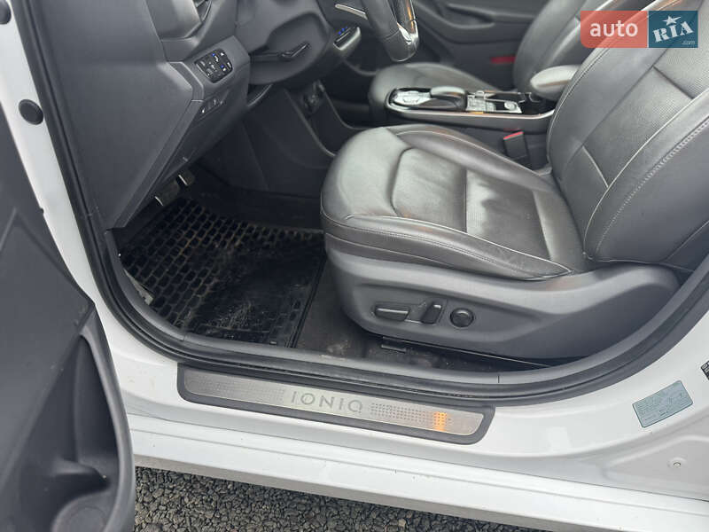 Ліфтбек Hyundai Ioniq 2020 в Рівному фото 16 Ліфтбек Hyundai Ioniq 2020 в Рівному