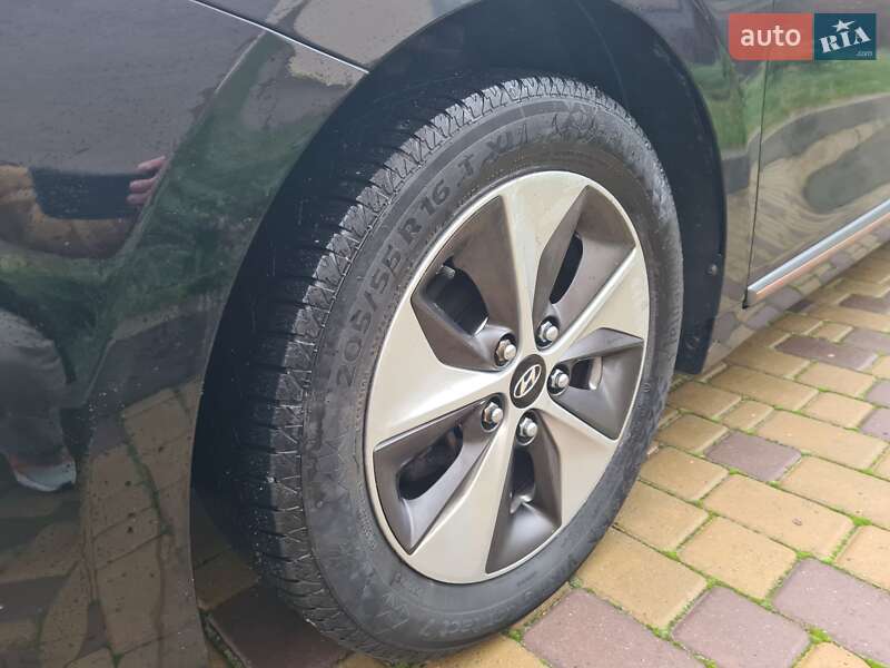 Лифтбек Hyundai Ioniq 2019 в Виннице