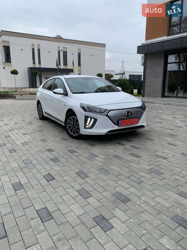 Лифтбек Hyundai Ioniq 2020 в Ровно