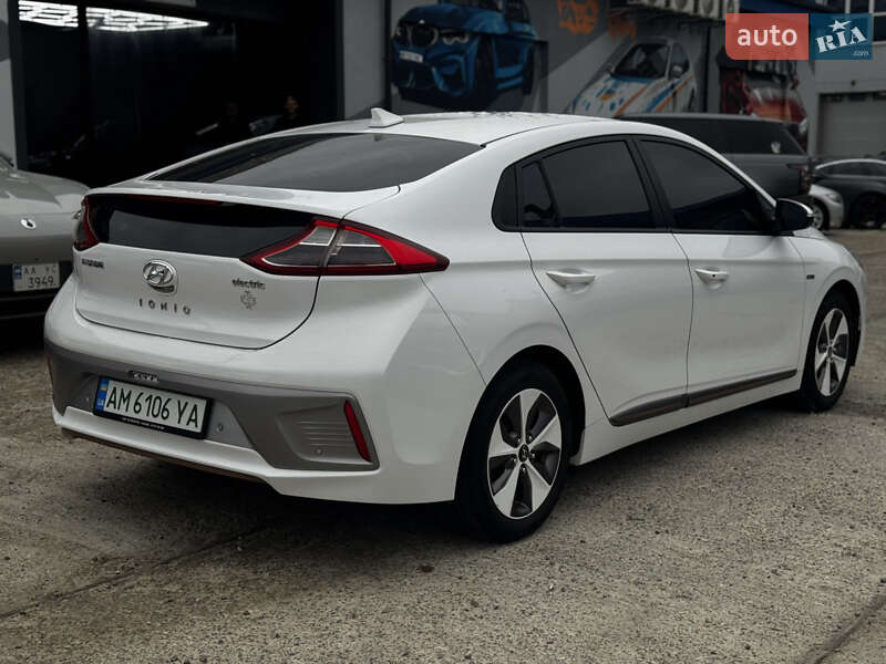 Хэтчбек Hyundai Ioniq 2017 в Житомире