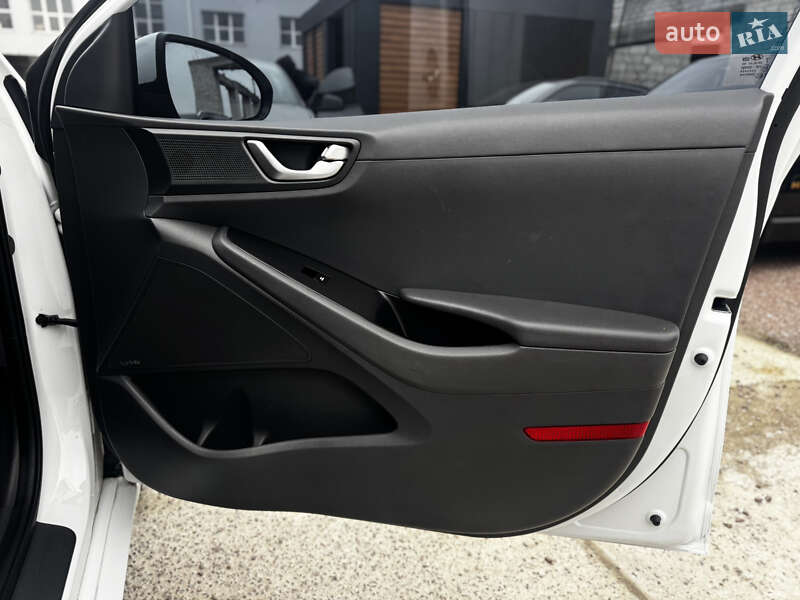 Хэтчбек Hyundai Ioniq 2017 в Житомире