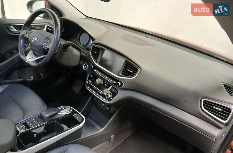 Хэтчбек Hyundai Ioniq 2018 в Ровно фото 8 Хэтчбек Hyundai Ioniq 2018 в Ровно