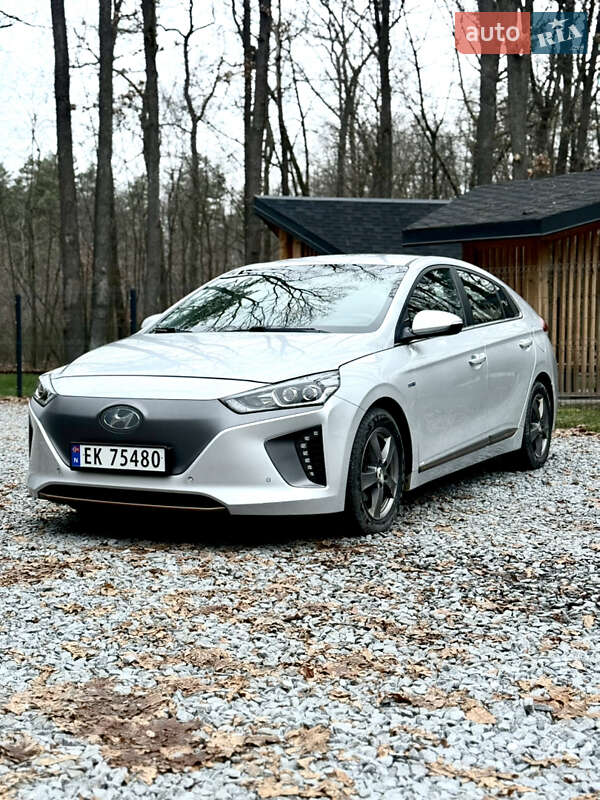 Лифтбек Hyundai Ioniq 2017 в Бродах фото 7 Лифтбек Hyundai Ioniq 2017 в Бродах