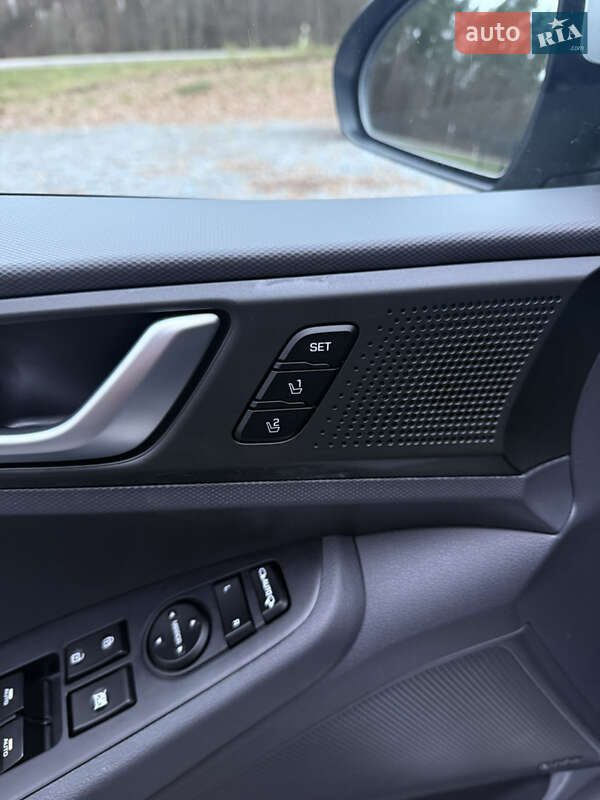 Лифтбек Hyundai Ioniq 2017 в Бродах фото 18 Лифтбек Hyundai Ioniq 2017 в Бродах