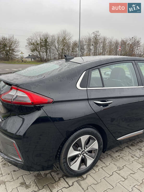 Хэтчбек Hyundai Ioniq 2017 в Луцке