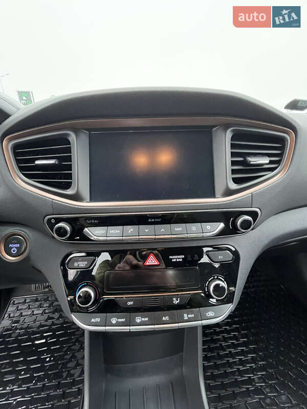 Хэтчбек Hyundai Ioniq 2017 в Луцке