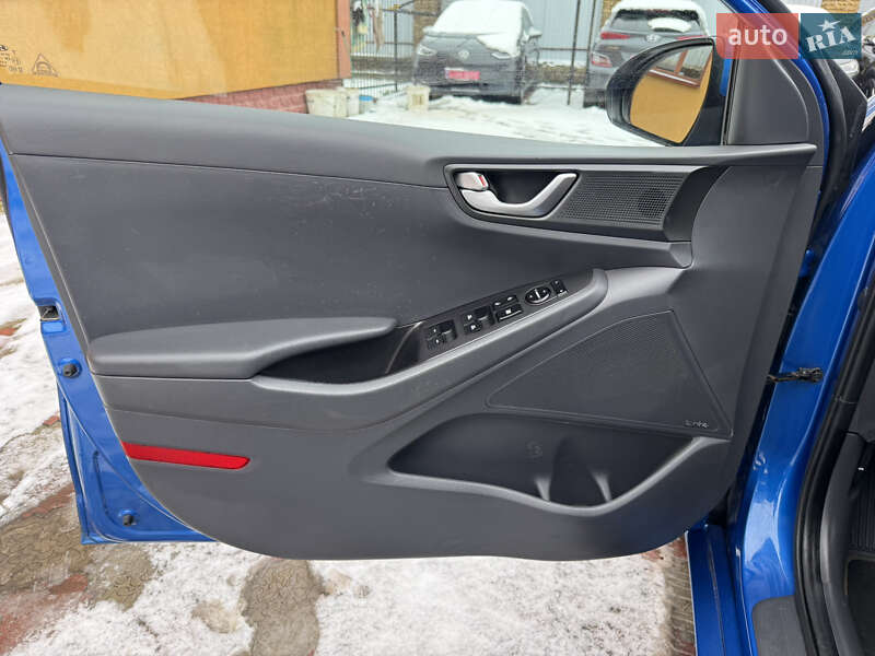 Хэтчбек Hyundai Ioniq 2017 в Ровно
