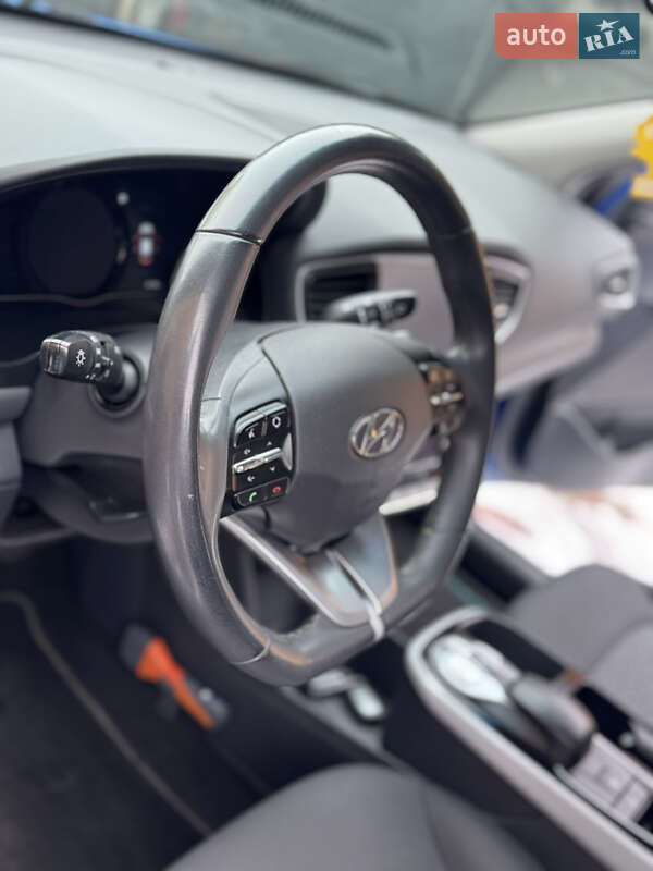 Хэтчбек Hyundai Ioniq 2017 в Ровно