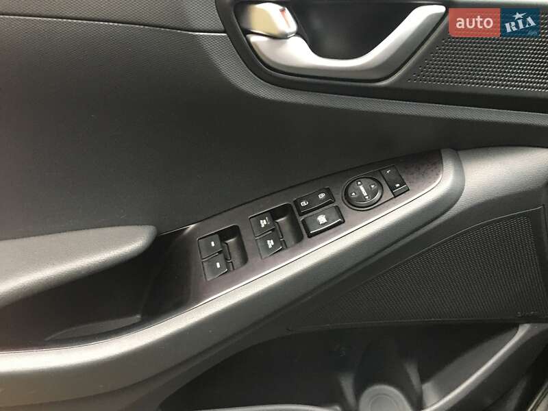 Хэтчбек Hyundai Ioniq 2016 в Виннице