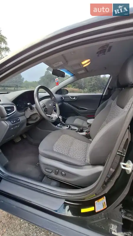Hyundai Ioniq 2017 VIN KMHC75LC1HU050434 фото оголошення 6 з 55
