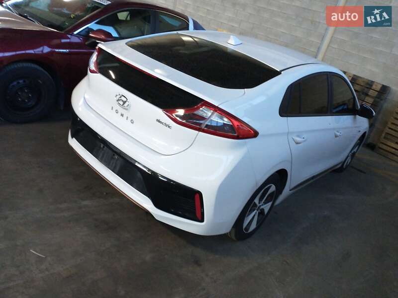 Хэтчбек Hyundai Ioniq 2017 в Ивано-Франковске