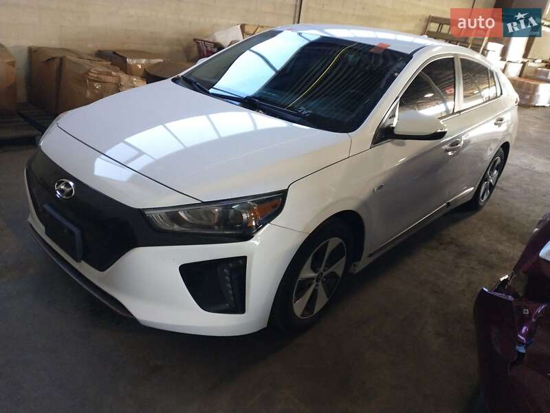 Хэтчбек Hyundai Ioniq 2017 в Ивано-Франковске