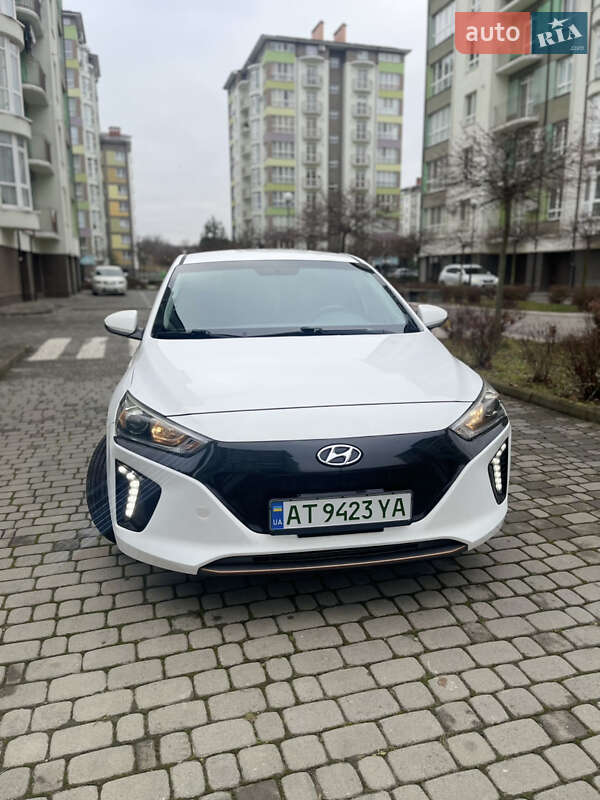 Хэтчбек Hyundai Ioniq 2017 в Ивано-Франковске