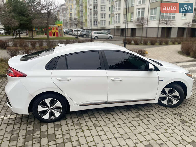 Хэтчбек Hyundai Ioniq 2017 в Ивано-Франковске