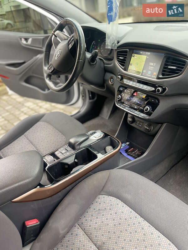 Хэтчбек Hyundai Ioniq 2017 в Ивано-Франковске